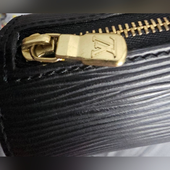 Louis Vuitton Black Epi Mini Papillon Pouchette - Picture 8 of 16